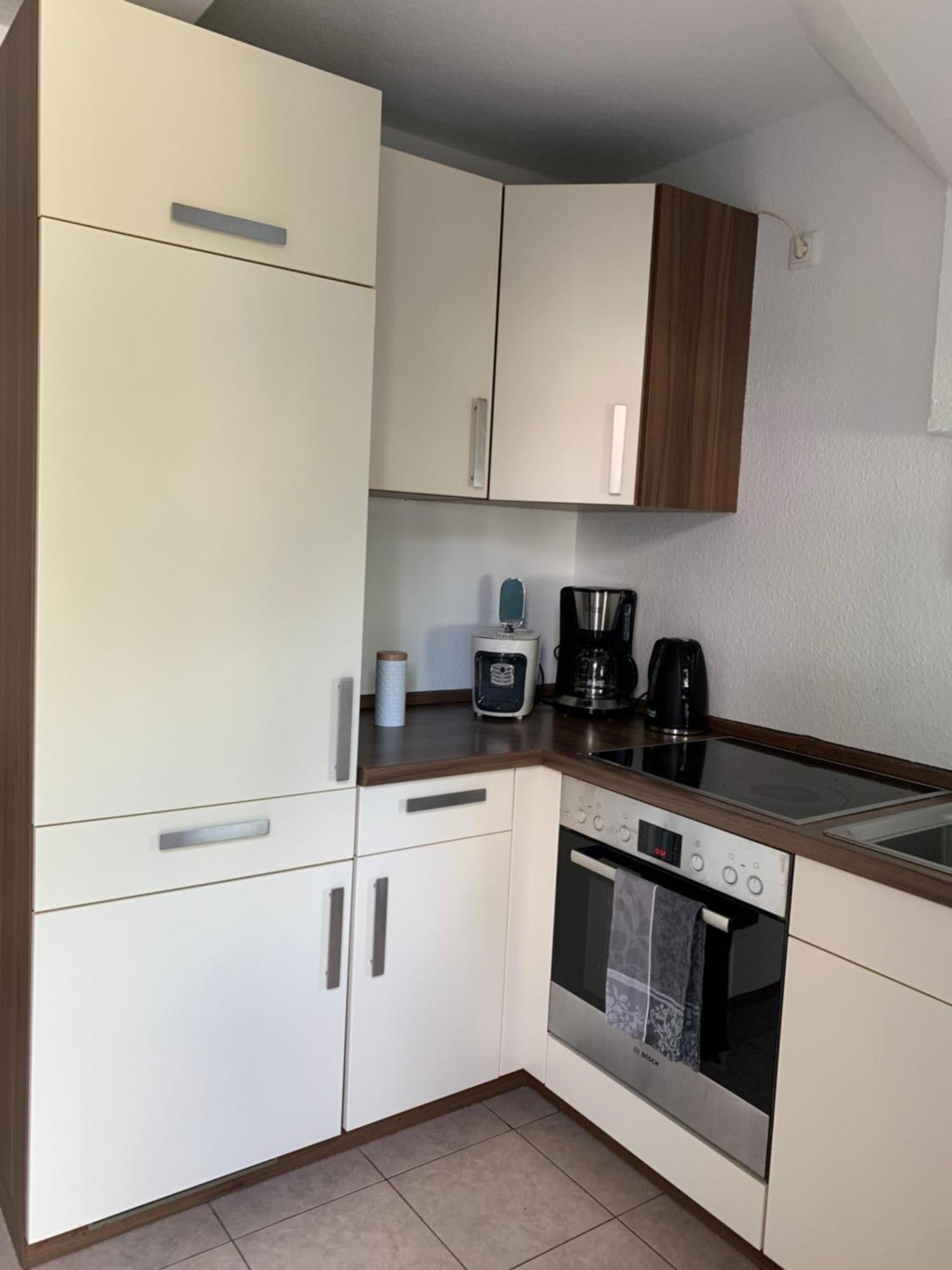 City-Apartment Mit Parkplatz & Fahrradraum! Nur 300M Zum Stadthafen Schwerin  Extérieur photo