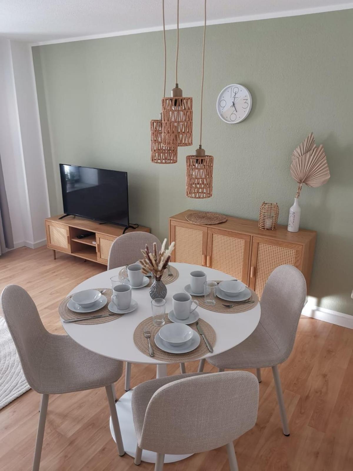 City-Apartment Mit Parkplatz & Fahrradraum! Nur 300M Zum Stadthafen Schwerin  Extérieur photo