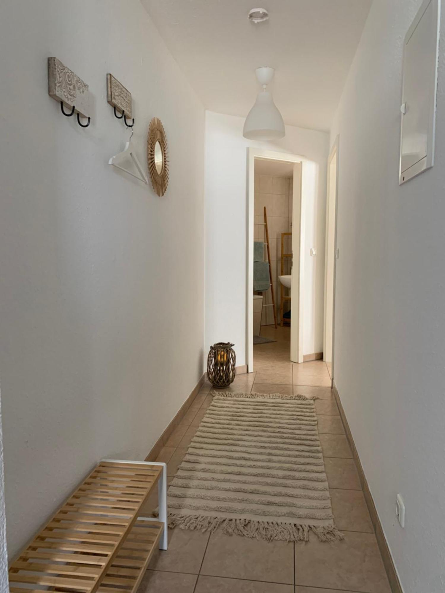 City-Apartment Mit Parkplatz & Fahrradraum! Nur 300M Zum Stadthafen Schwerin  Extérieur photo